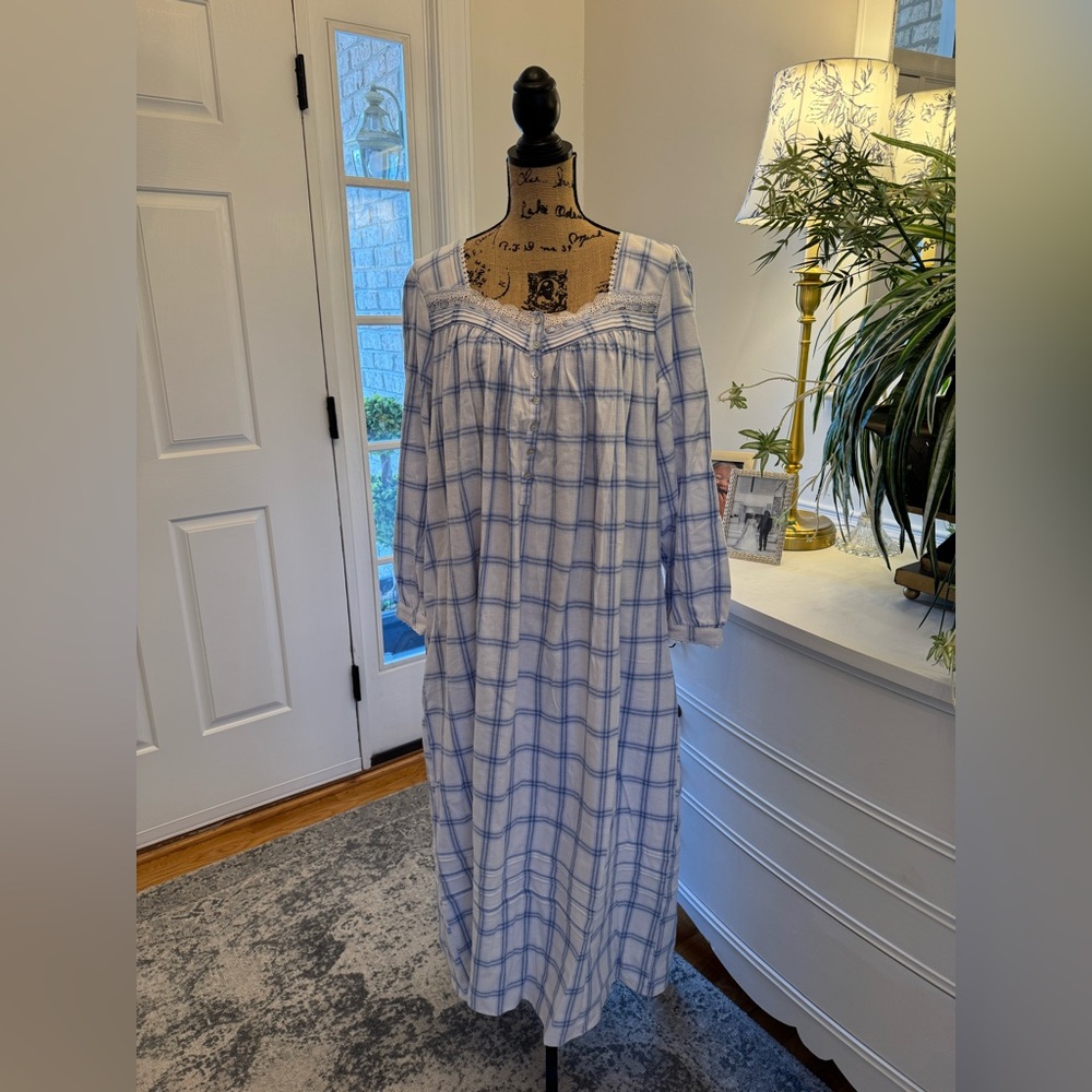 Eileen West Flannel Gown NWOT